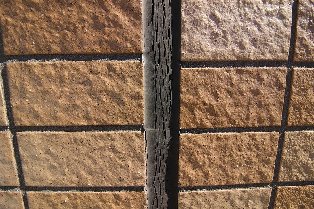 シーリング材の剥がれ・割れ